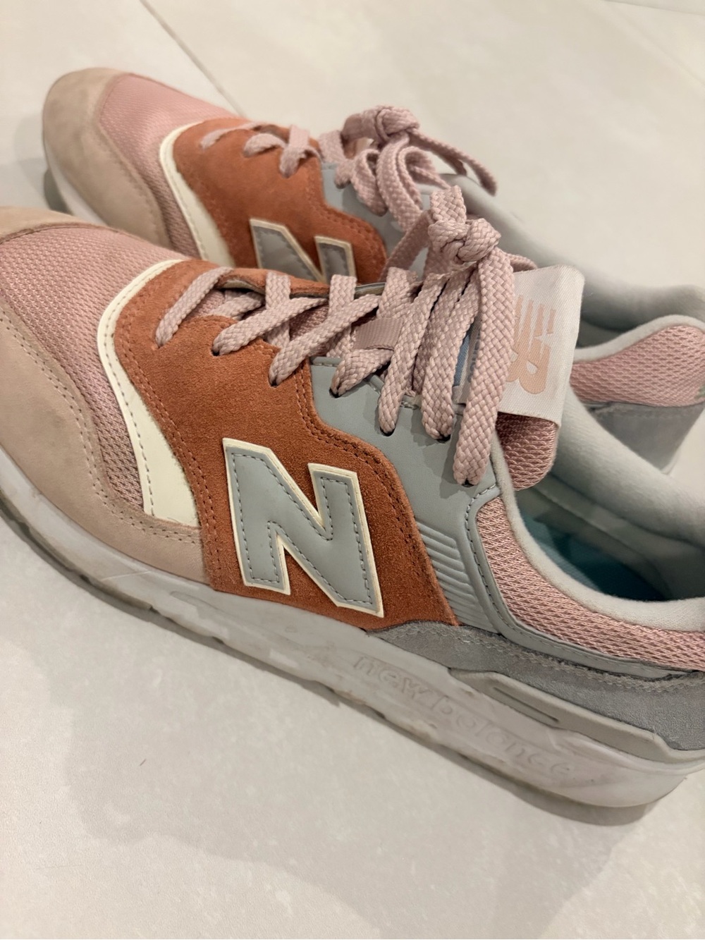 New Balance Women’s 997H Pink Sneakers